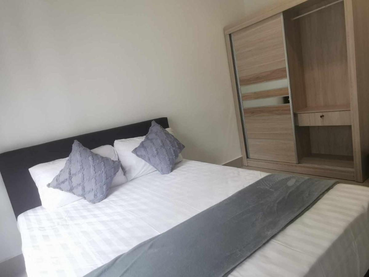 Commercial Aparment For Rent In *